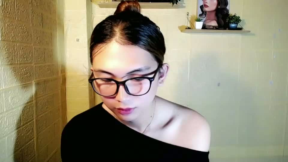 chinitaluxe Webcam Chat July 23, 2026