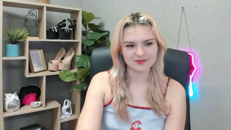 lilysweetxo Webcam Chat July 23, 2026
