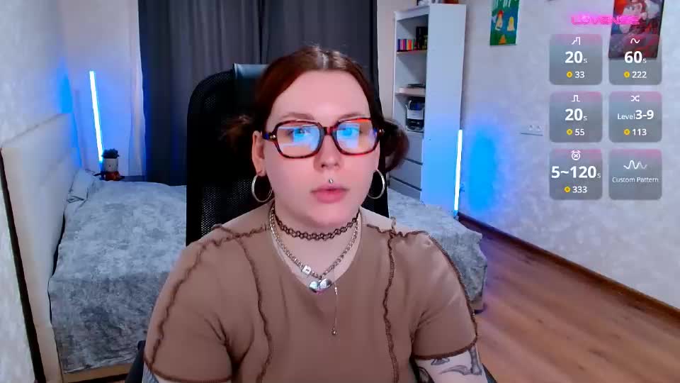 ur_geekgirl Webcam Chat July 23, 2026