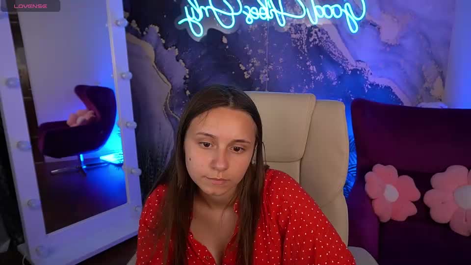 tinynataliee Webcam Chat July 23, 2026