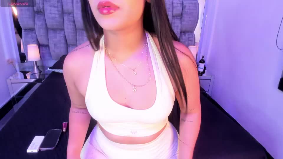 lucianavlezz Webcam Chat July 23, 2026