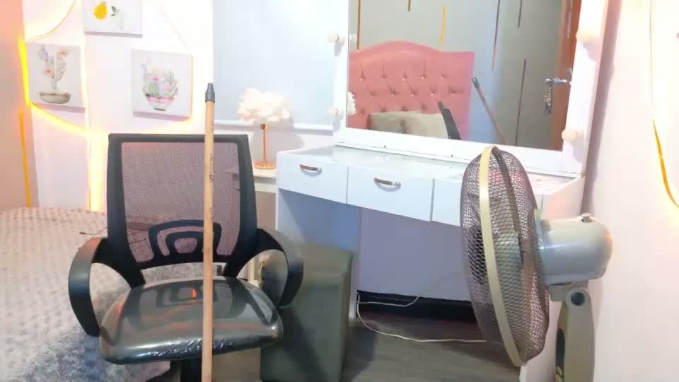 peneelopeecute Webcam Chat July 23, 2026