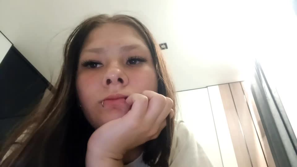 naomaoyola Webcam Chat July 24, 2026