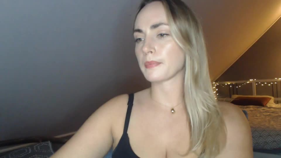 scarlettxblonde Webcam Chat July 24, 2026