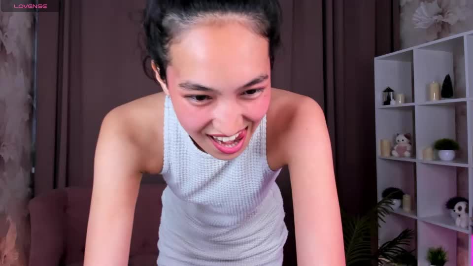 yummy_lamii Webcam Chat July 24, 2026