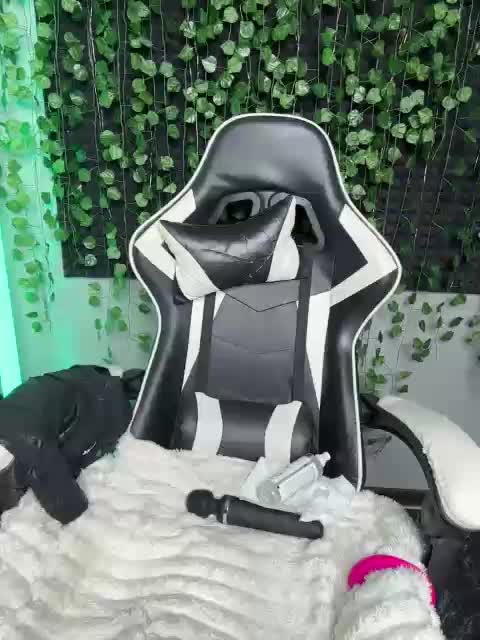 Eva_Kit Webcam Chat July 24, 2026