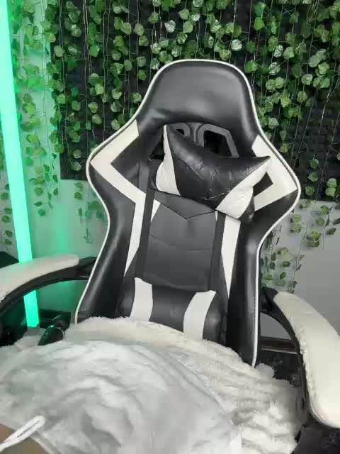 Eva_Kit Webcam Chat July 25, 2026