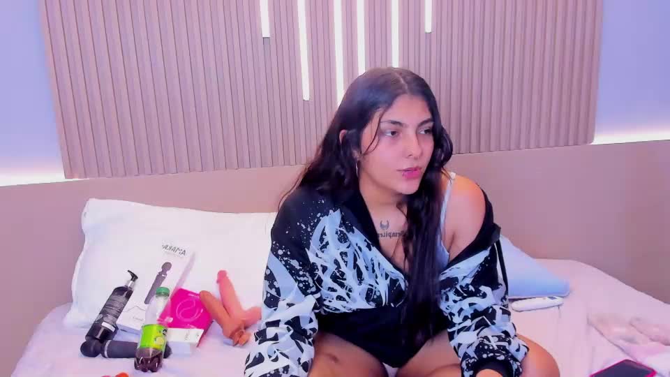 amara_lune Webcam Chat July 25, 2026
