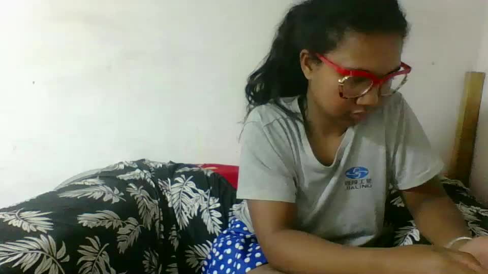 nickiqqyuu Webcam Chat July 25, 2026
