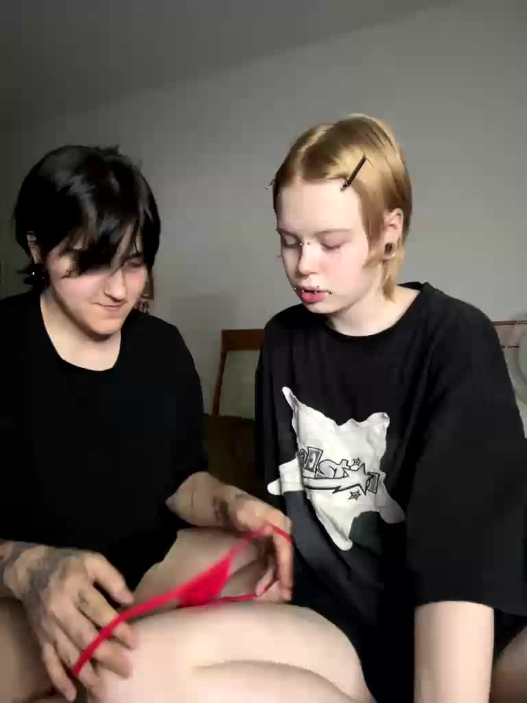 MiaAndAlicee Webcam Chat July 25, 2026