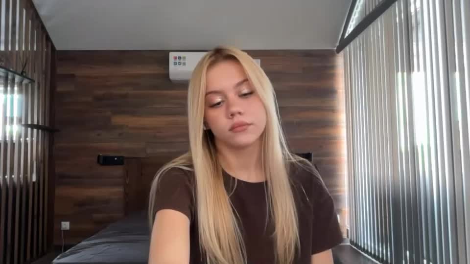 kristifelicien Webcam Chat July 25, 2026