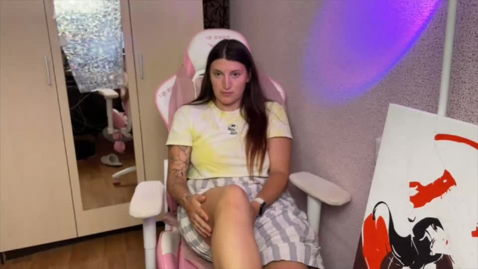 katrin_kristal Webcam Chat July 25, 2026