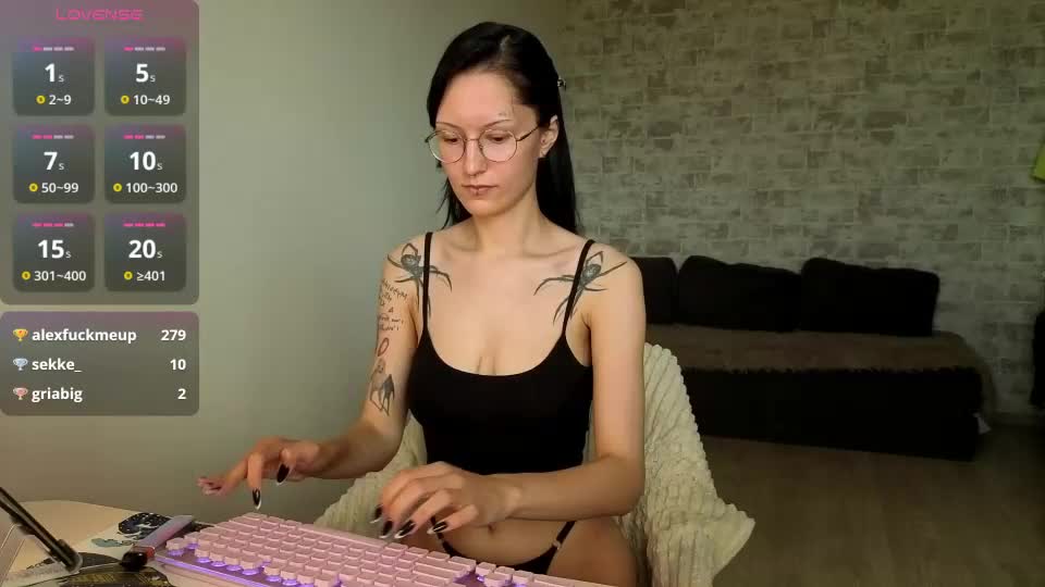 julie__rayls Webcam Chat July 25, 2026