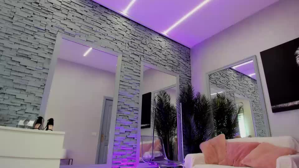 reina_cummings Webcam Chat July 25, 2026