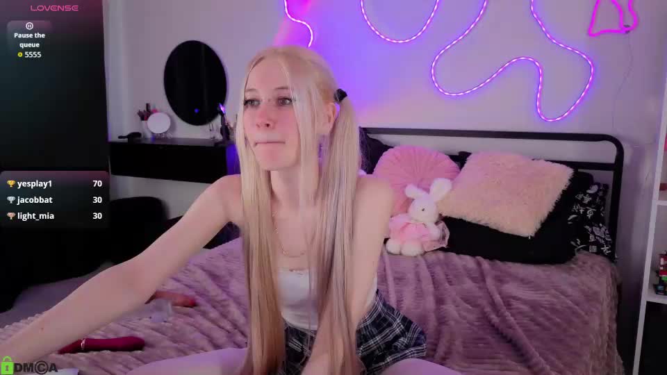 bbybee_lin Webcam Chat July 25, 2026