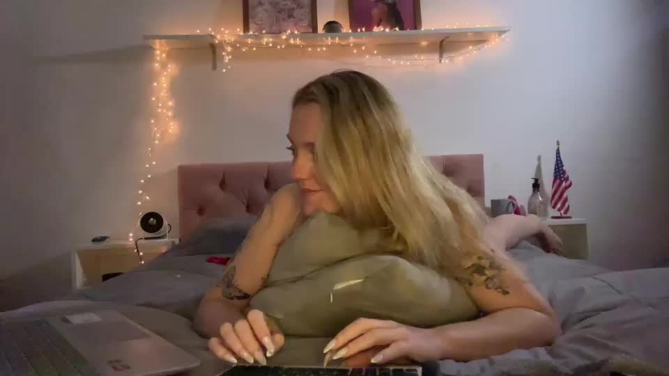 emmaonlyx1 Webcam Chat July 25, 2026