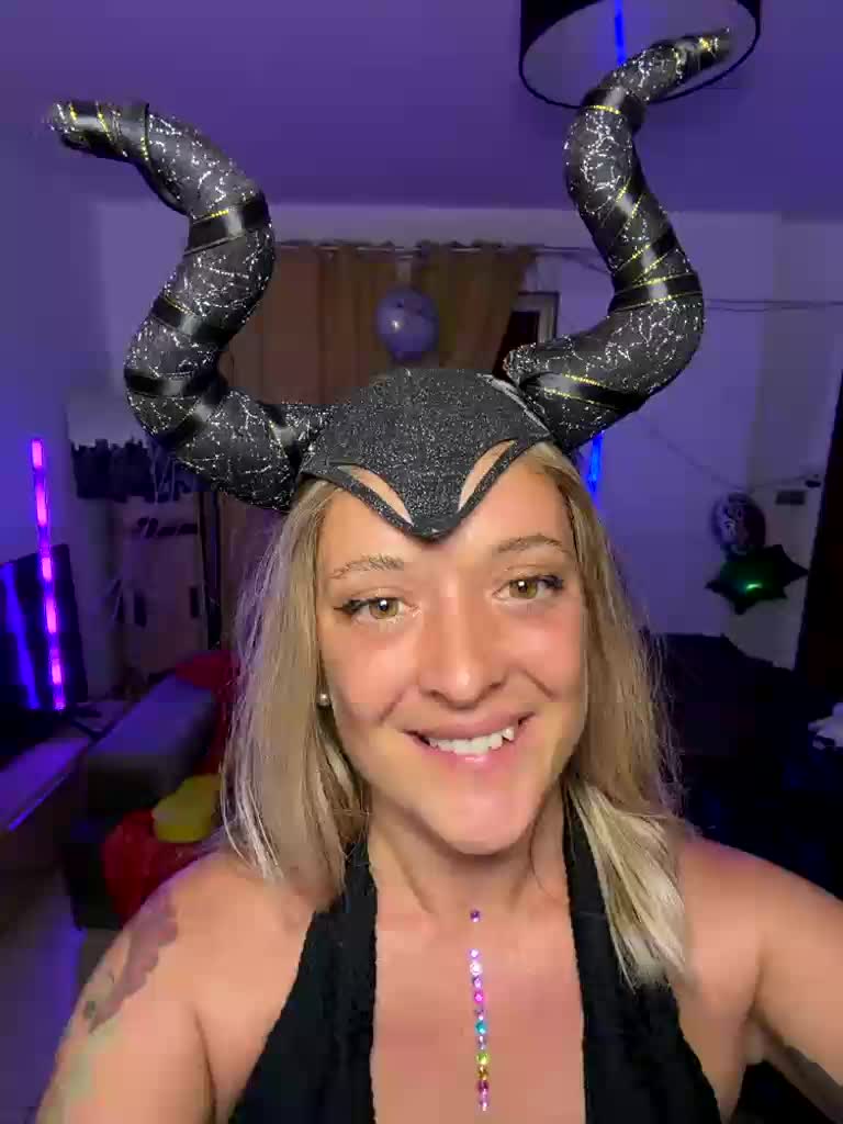 BigTwiXXX Webcam Chat July 26, 2026