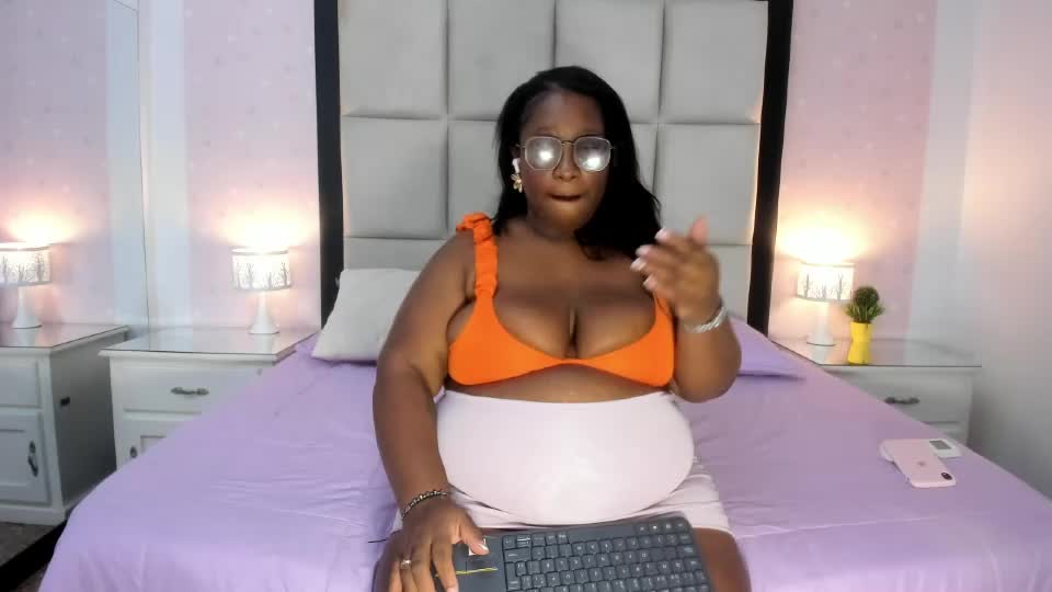 treisyvixen Webcam Chat July 26, 2026