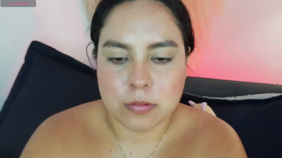 bella_saint33 Webcam Chat July 26, 2026