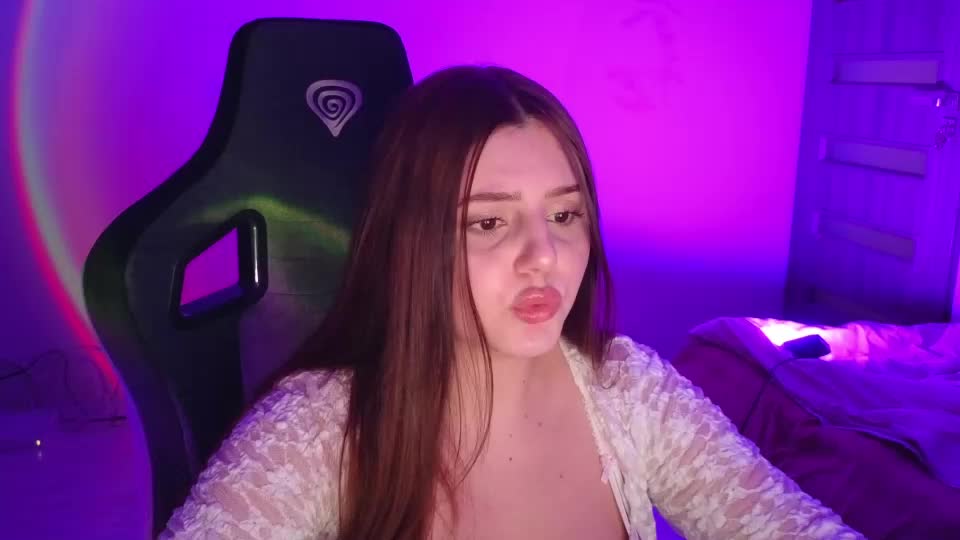 lia_lil Webcam Chat July 27, 2026