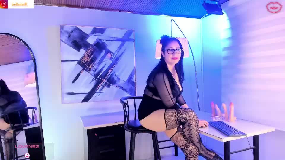 bella_milff Webcam Chat July 27, 2026