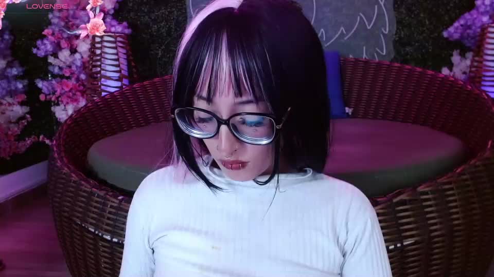 sweet_roxanee Webcam Chat July 27, 2026