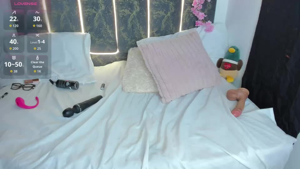 luany_moon Webcam Chat July 27, 2026