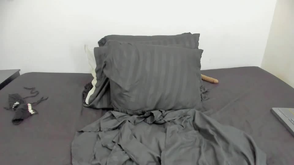 esmeralda_jenn11 Webcam Chat July 27, 2026