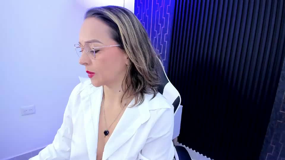 lia_damasco Webcam Chat July 27, 2026