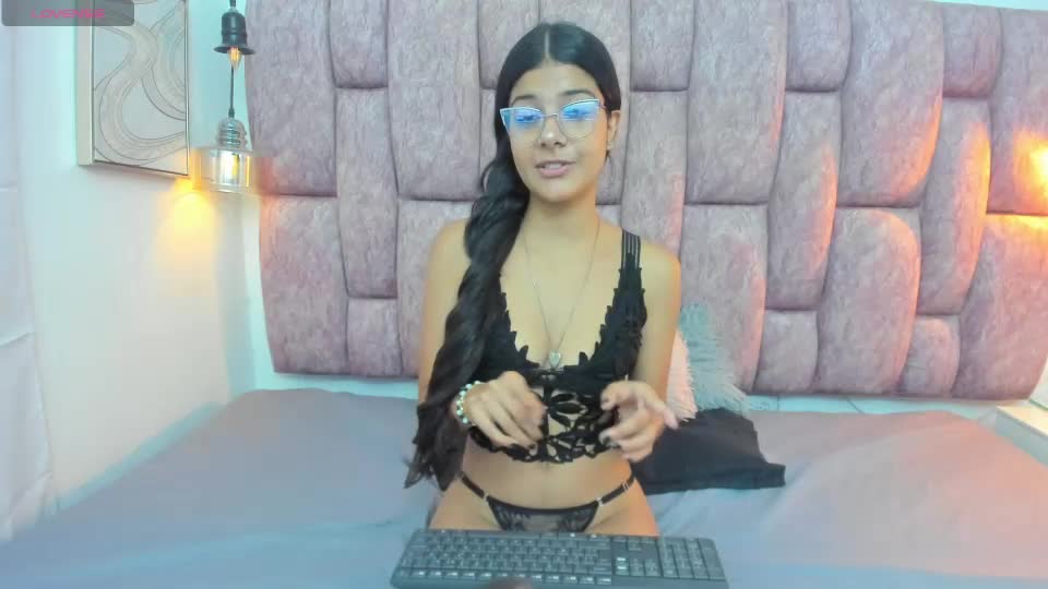 misslunablue_ Webcam Chat July 28, 2026