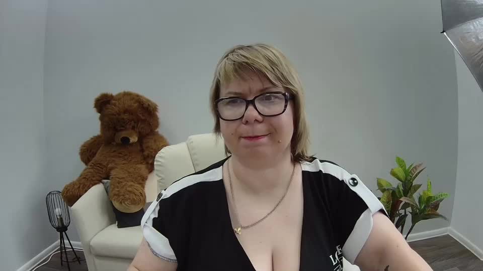 bonnnyboobsy Webcam Chat July 28, 2026