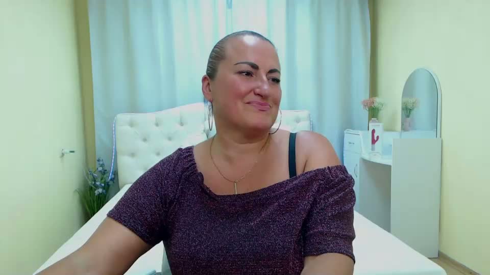 dianamgg Webcam Chat July 28, 2026