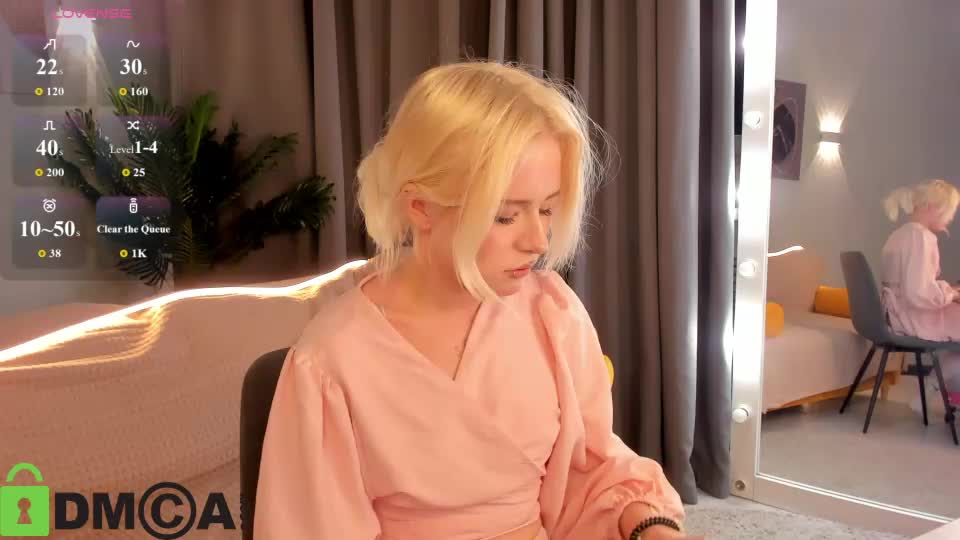 kiki_peach Webcam Chat July 28, 2026