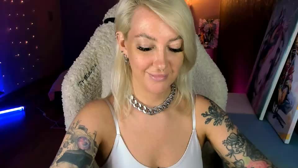tykioty_miley Webcam Chat July 28, 2026