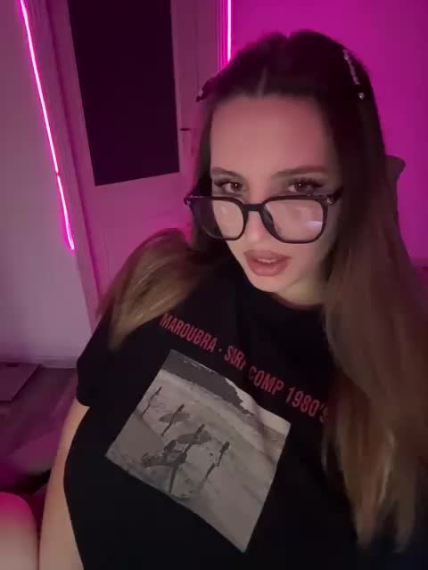 CrisKiss Webcam Chat July 28, 2026