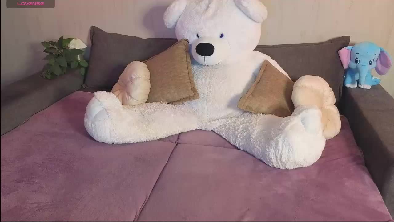 Rosalinelov Webcam Chat July 28, 2026
