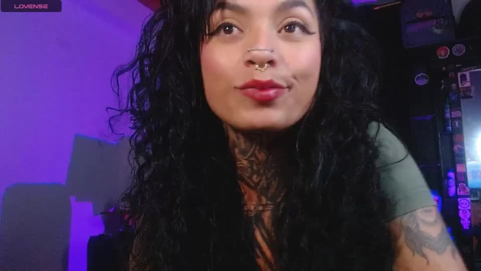 ema_ploxx Webcam Chat July 28, 2026