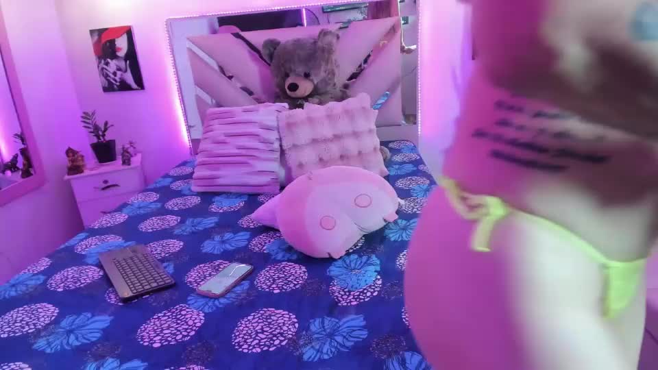 karly_moonn Webcam Chat July 29, 2026