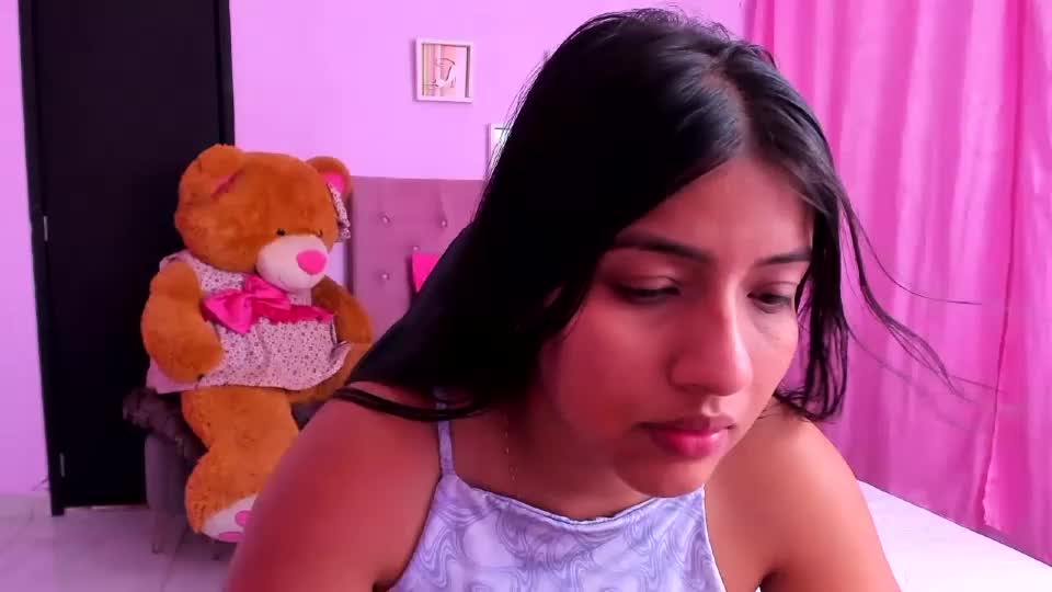 zara_cute18 Webcam Chat July 29, 2026