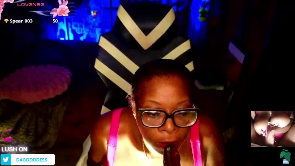 theecaramelgodddess Webcam Chat July 29, 2026