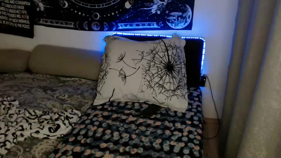 aliens4twenty Webcam Chat July 29, 2026