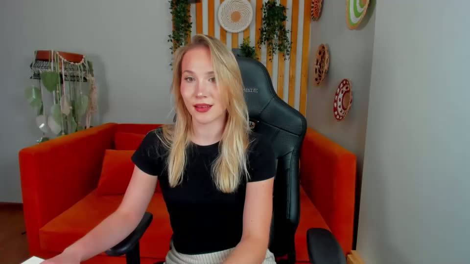 elaravoltage Webcam Chat July 30, 2026