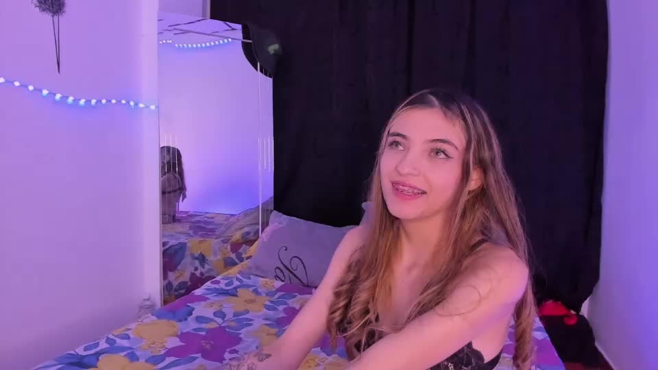 sophie_vega1 Webcam Chat July 30, 2026