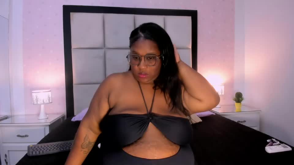 treisyvixen Webcam Chat July 30, 2026