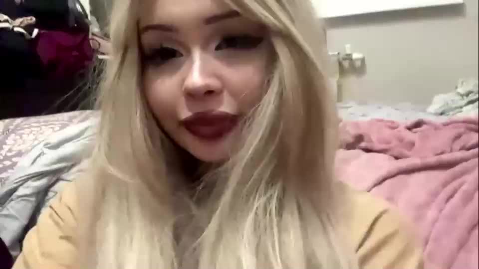 moonluvv3 Webcam Chat July 30, 2026
