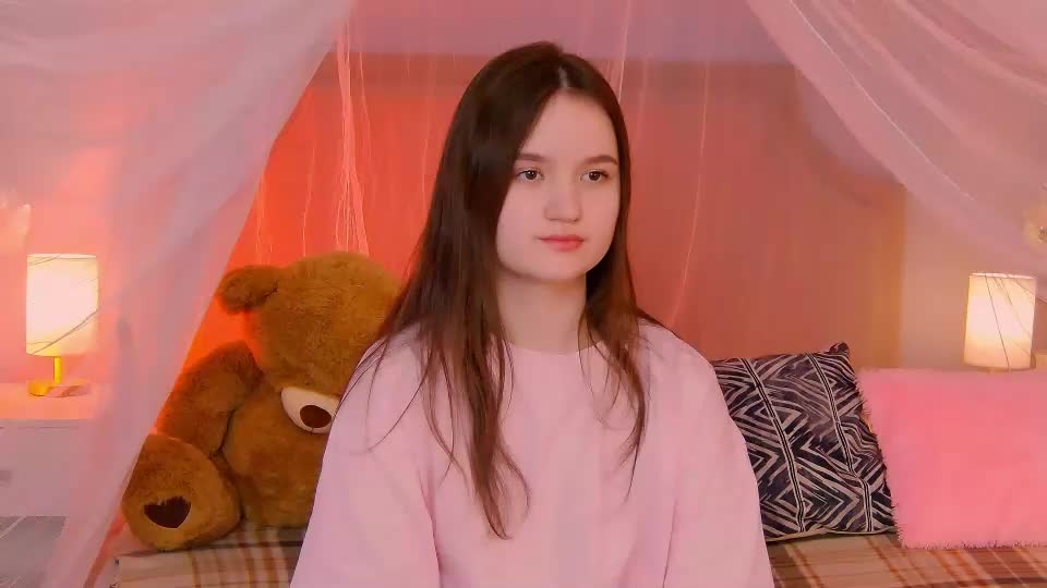strawbunnybite Webcam Chat July 30, 2026