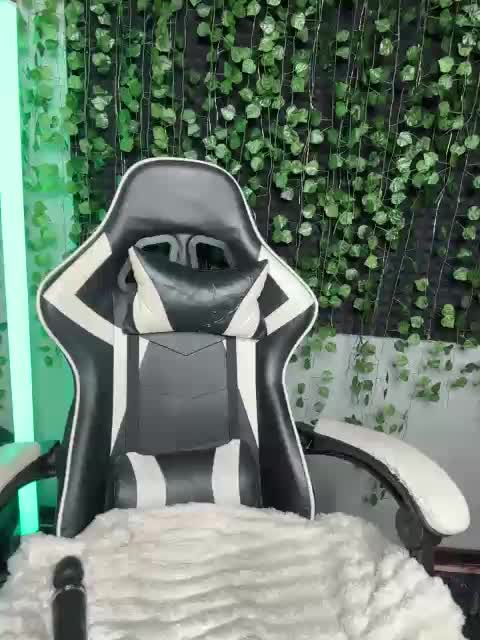 Eva_Kit Webcam Chat July 30, 2026