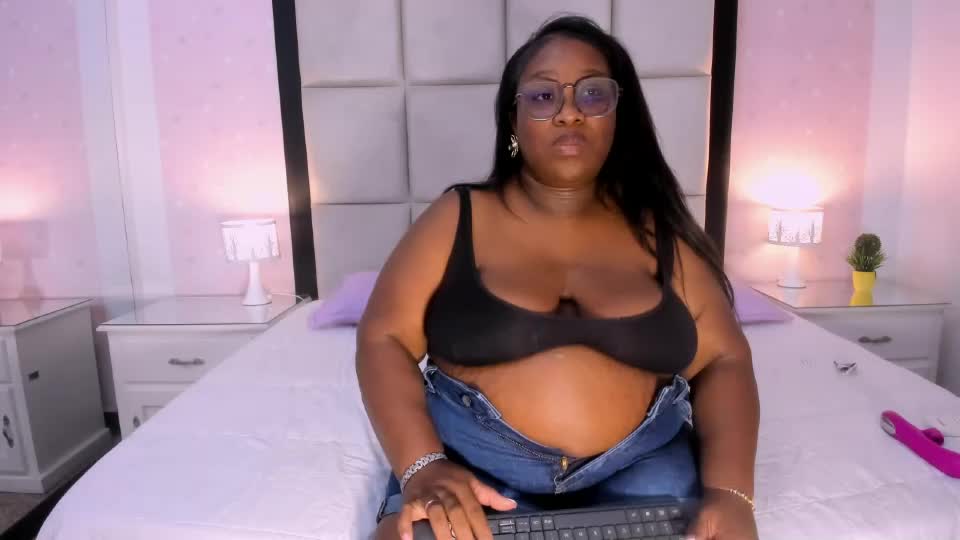 treisyvixen Webcam Chat July 31, 2026