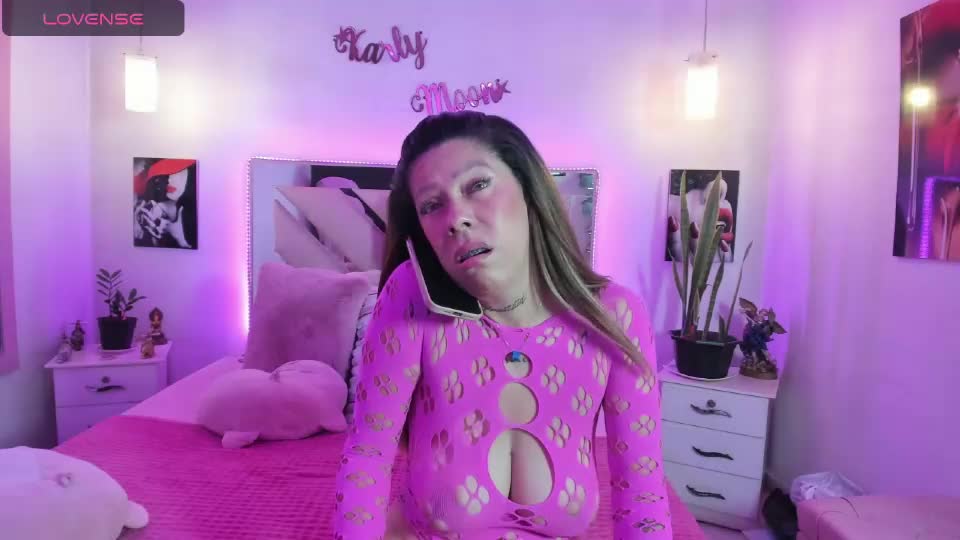 karly_moonn Webcam Chat July 31, 2026