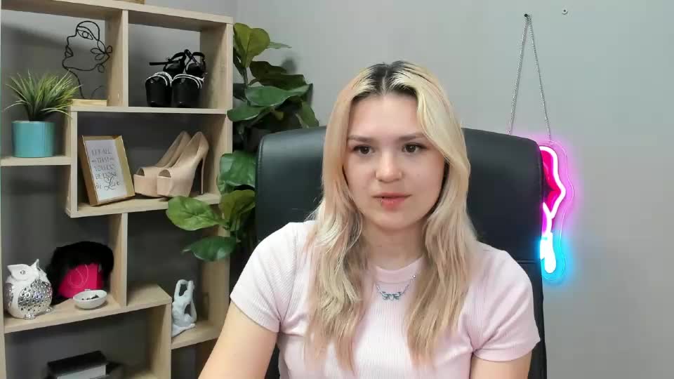 lilysweetxo Webcam Chat July 31, 2026